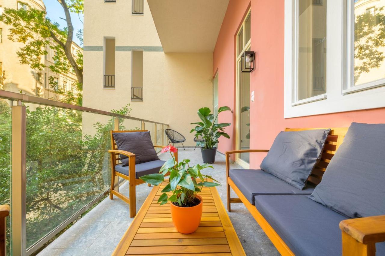 Best Seasons Andrassy Budapeste Exterior foto